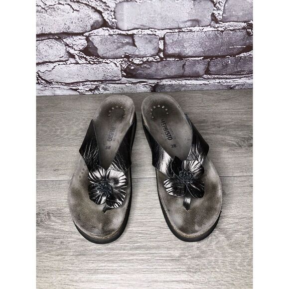 Mephisto Pewter Textured Leather Flip Flops Flower Sandals Women's Sz 38EU/7.5M - Picture 10 of 14